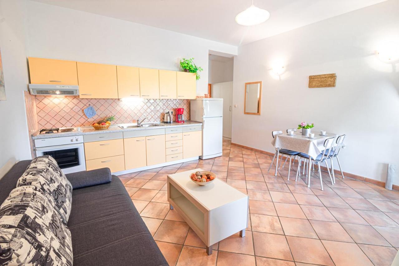 Apartments Sandra Kornić Kültér fotó