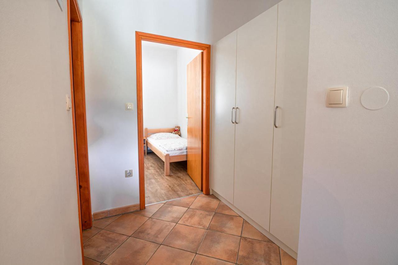 Apartments Sandra Kornić Kültér fotó