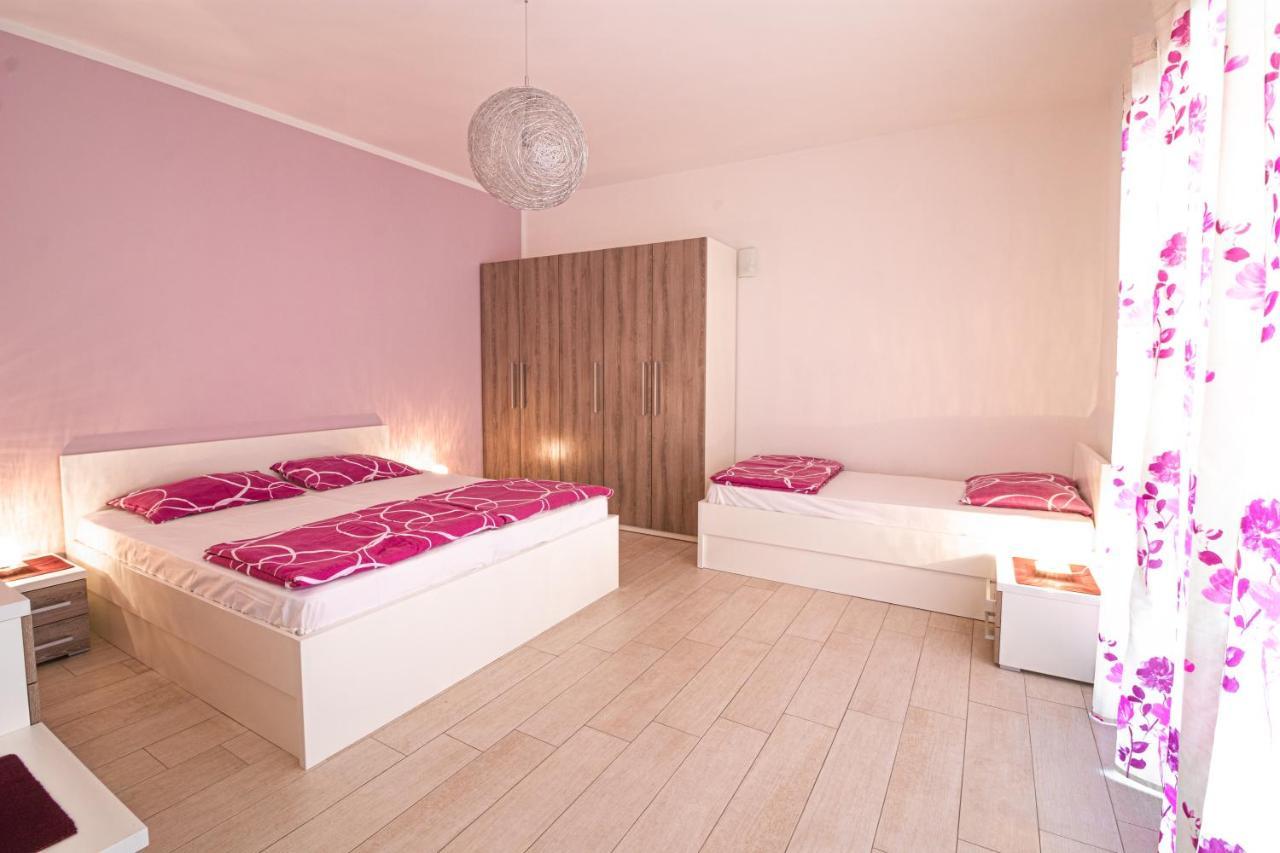 Apartments Sandra Kornić Kültér fotó