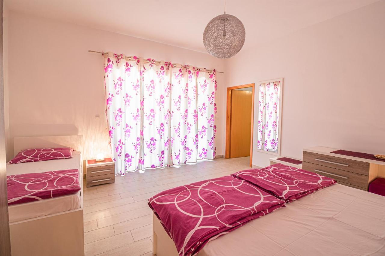Apartments Sandra Kornić Kültér fotó