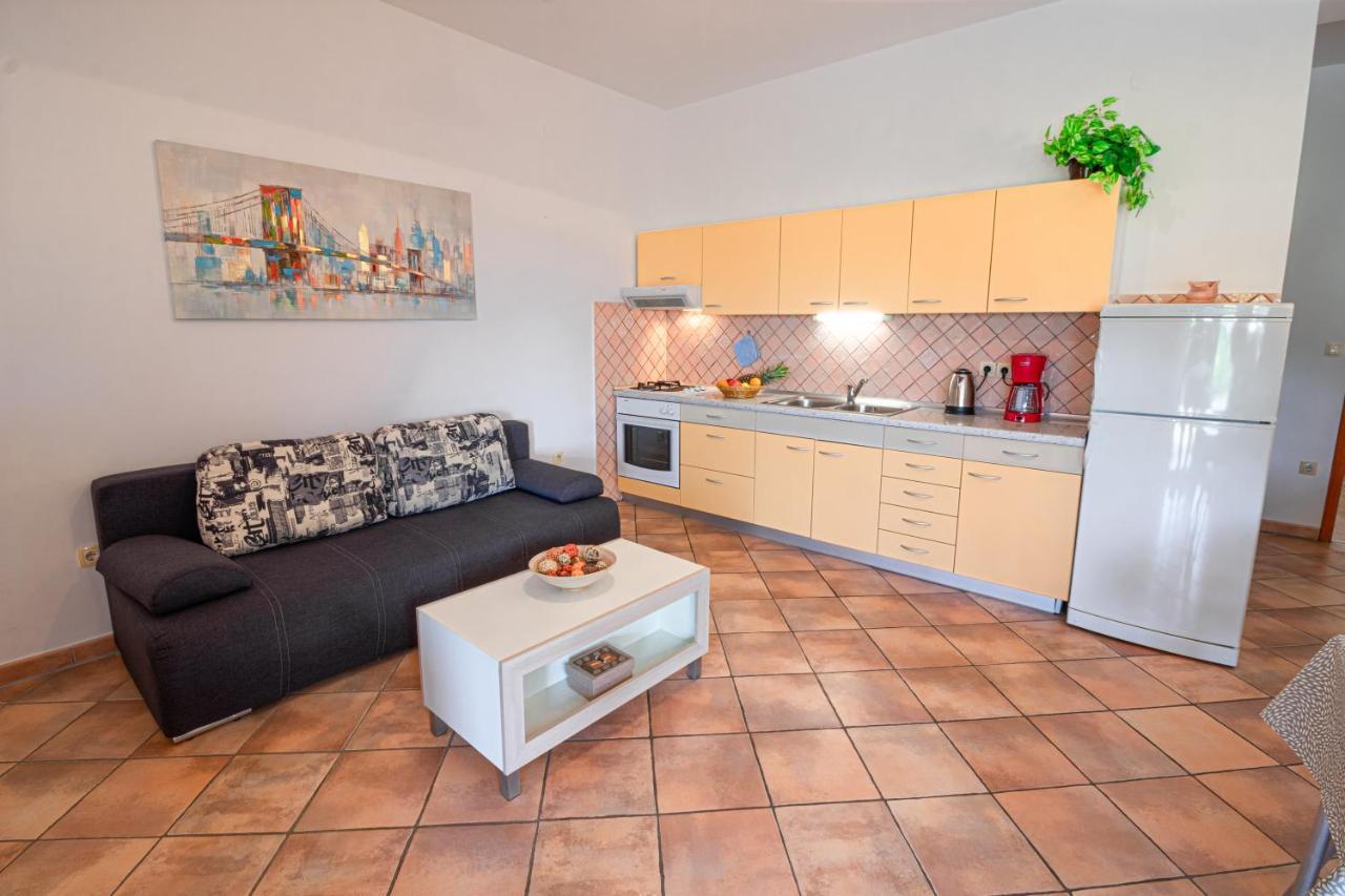 Apartments Sandra Kornić Kültér fotó