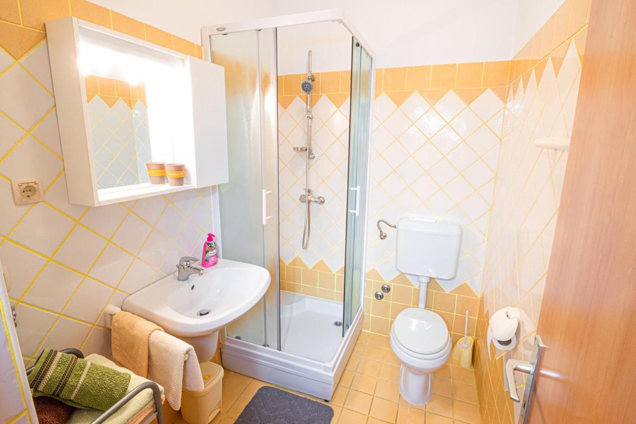 Apartments Sandra Kornić Kültér fotó