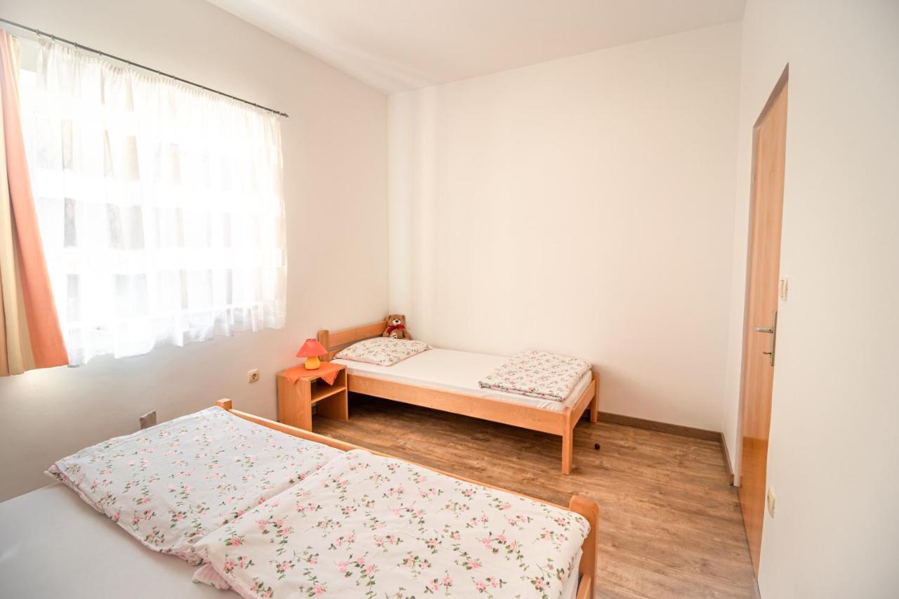 Apartments Sandra Kornić Kültér fotó